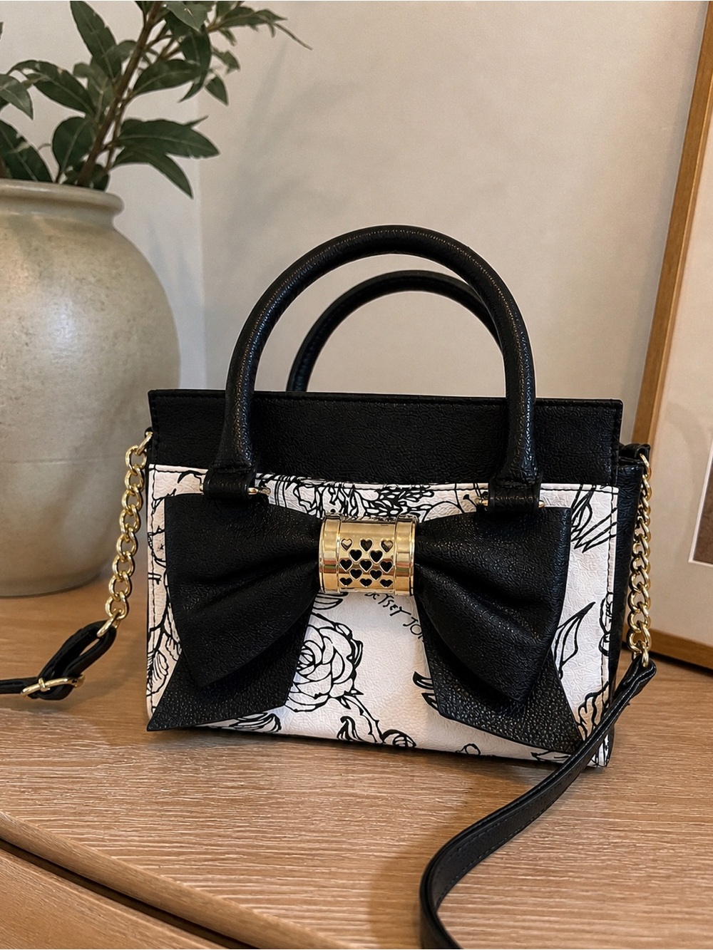 Betsey Johnson Black & White Floral Bow Satchel Crossbody Bag | Gold Chain